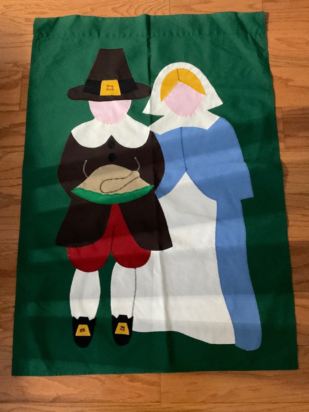 PILGRIM FLAG.  BEAUTIFUL VIBRANT COLORS, GREAT CONDITION!  39” x 27.5”